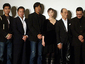 豊川悦司「今日一番の映画」と太鼓判！「犯人に告ぐ」舞台挨拶