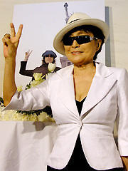 「ヨーコの協力なしに完成しなかった」と「PEACE BED」監督語る