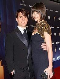 トム・クルーズはスーツ姿がお好き！ケイティ・ホームズが明かす