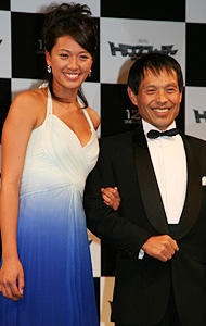 浅尾美和も“変身”！「トランスフォーマー」DVD発売イベント