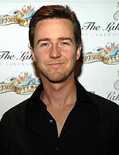 ブラッド・ピット降板のスリラーを、エドワード・ノートンも降板!