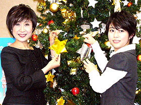 星に願いを! (左から)小林幸子、みつき