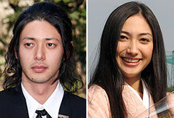 オダギリジョーが香椎由宇と電撃婚発表！「同じ誕生日にビックリ」