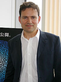 「“講義”ととらえず、直感で娯楽性を感じて」。「アース」監督が語る