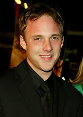 衝撃！ブラッド・レンフロがロサンゼルスの自宅で死亡。享年25歳