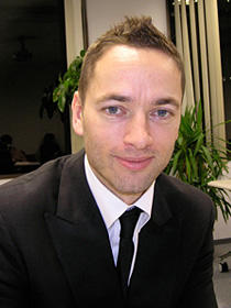 「女性が好きなんだ」と語るエリス監督