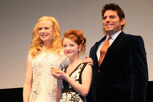 ニコールの優しさに成海感激！「ライラの冒険／黄金の羅針盤」プレミア