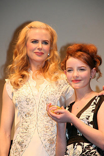 ニコールの優しさに成海感激！「ライラの冒険／黄金の羅針盤」プレミア