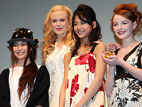 ニコールの優しさに成海感激！「ライラの冒険／黄金の羅針盤」プレミア