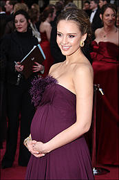 お腹の大きなオバマ・ガール？