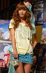 木下優樹菜、モデル初挑戦でおバカキャラ封印？「魔法にかけられて」試写会