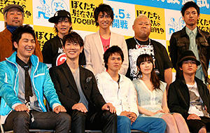 「ぼくたちと駐在さん700日戦争」試写会で観客からもイタズラ炸裂！