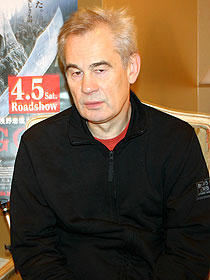 主演の浅野忠信にベタ惚れのホドロフ監督