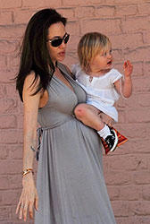 ジョージ・クルーニー、ブランジェリーナの双子の名付け親に？