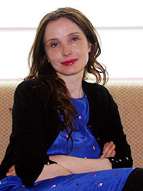 大人のウィットに富んだシニカルなラブコメ