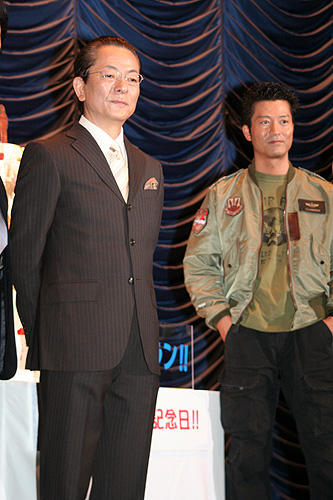 動員300万人突破の「相棒」。水谷豊、寺脇康文らが凱旋舞台挨拶