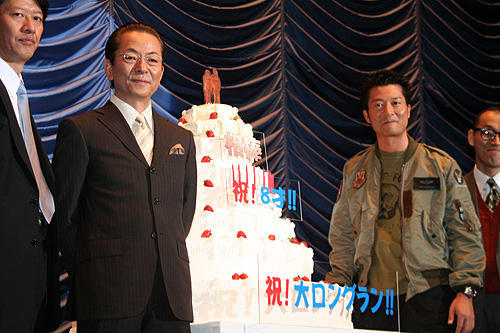 動員300万人突破の「相棒」。水谷豊、寺脇康文らが凱旋舞台挨拶