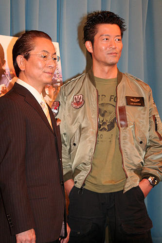 動員300万人突破の「相棒」。水谷豊、寺脇康文らが凱旋舞台挨拶