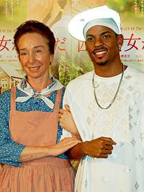 本当は母と息子ぐらいの年齢差です