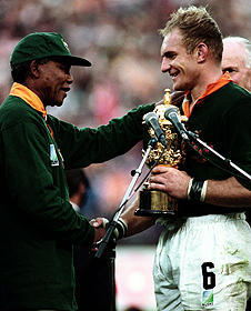 マット・デイモンが、イーストウッド監督のラグビー映画にタックル！