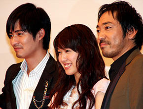 アジアのイケメン、ビック・チョウの登場に場内狂乱