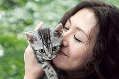 小泉今日子が手塚治虫文化賞授賞式にサプライズ登壇！