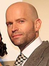 ラドラム「囁く声」が映画化 「慰めの報酬」フォースター監督が決定