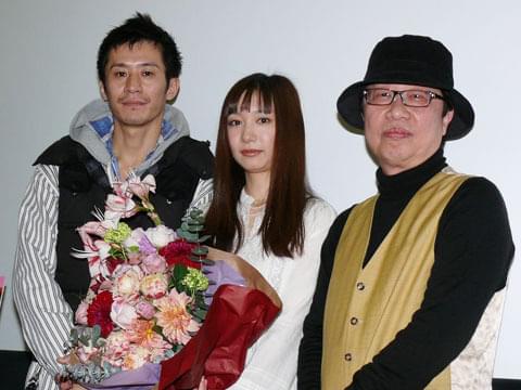 「ロマンポルノ」デビューの高尾祥子、初日に笑顔