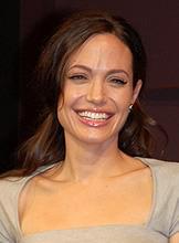 アンジェリーナからブラピへのバレンタインプレゼントは、160万円の木！