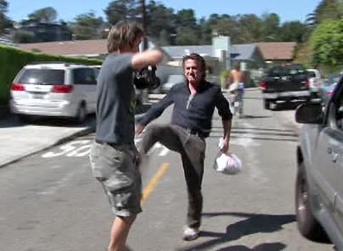 ショーン・ペン、パパラッチ暴行で禁固刑の危機