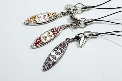 「エヴァ編」キャンペーンで当たるストラップ 上から零号機モデル、2号機モデル、初号機モデル