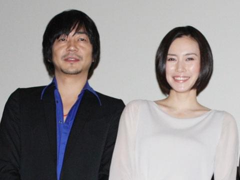 中谷美紀＆大森南朋、監督の顔に落書きでフラストレーション発散