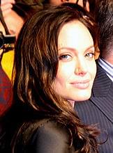 アンジェリーナ・ジョリーが「眠れる森の美女」の魔女マレフィセントに興味？