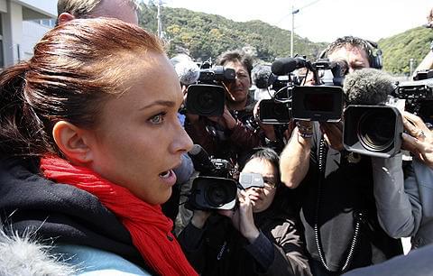 「HEROES」のヘイデン・パネッティーアが、太地町でイルカ漁に抗議