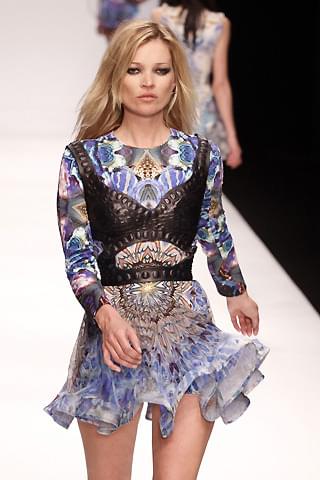 スーパーモデルのケイト・モス、シェイクスピア作品で舞台デビュー