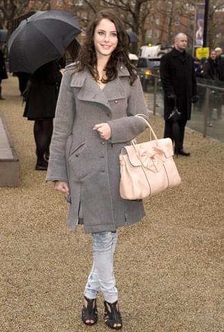 新版「嵐が丘」のヒロインに、18歳の新進美人女優が抜擢