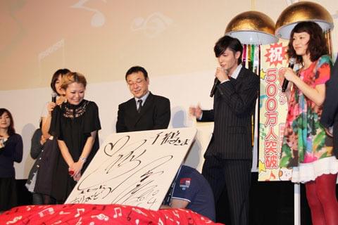 まさかのコタツ登場