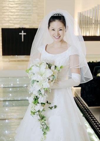 小西のウエディングドレス姿は 意外にも映画では初めて