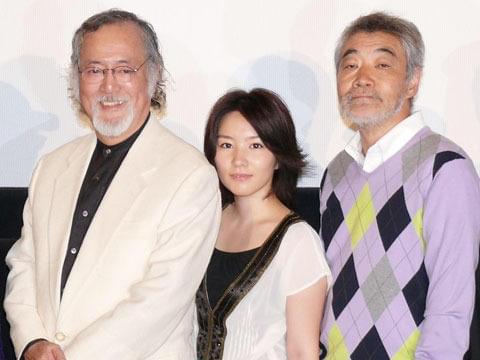 劇中では壮絶な兄弟げんかを展開