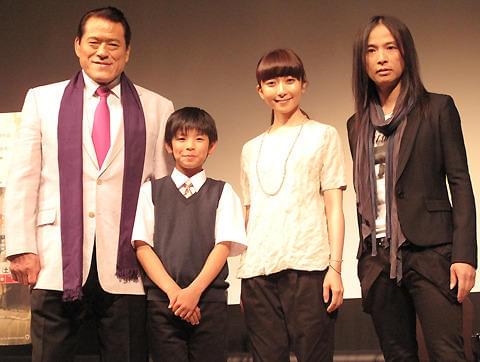 アントニオ猪木の独壇場に、辻仁成監督は置いてきぼり