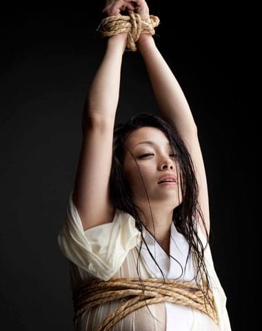 小向美奈子「花と蛇3」でさらなる禁断の領域へ