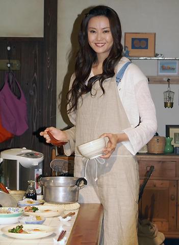 観月ありさ、得意料理は鍋!NHK新ドラマ「天使のわけまえ」会見