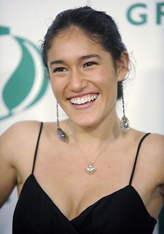 ホワイトハウスの壁に体を縛り付けたハリウッド女優、逮捕