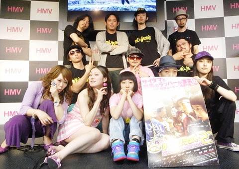 顔が半分隠れちゃってますよ