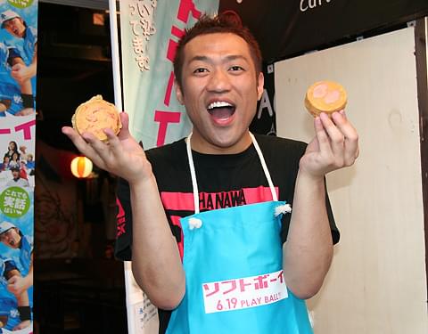 はなわ、地元B級グルメで「佐賀をどげんかせんといかん」