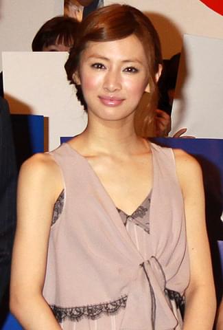 北川景子、大学同窓生の日本代表DF長友に「守りきって」とエール