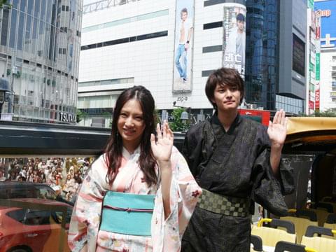 北川景子＆岡田将生“お疲れバスツアー”にファン3000人が包囲