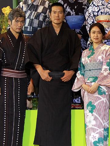 豊川悦司の主演時代劇も“サムライブルー” 「サッカーファン見て」とPR