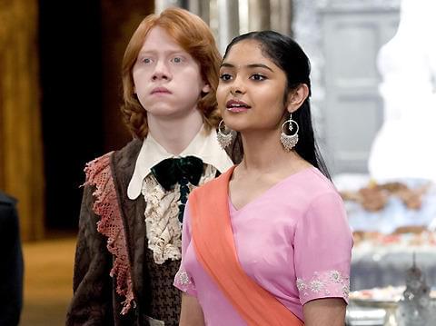 「ハリポタ」女優、異教徒男性との交際で父と兄から殺人脅迫