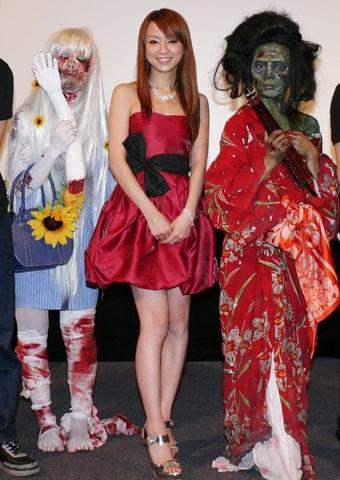 鈴木亜美、ゾンビ100人にドン引き!?